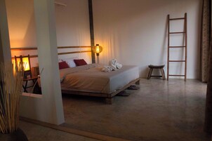 Standard Room | Premium bedding, minibar, in-room safe, individually decorated