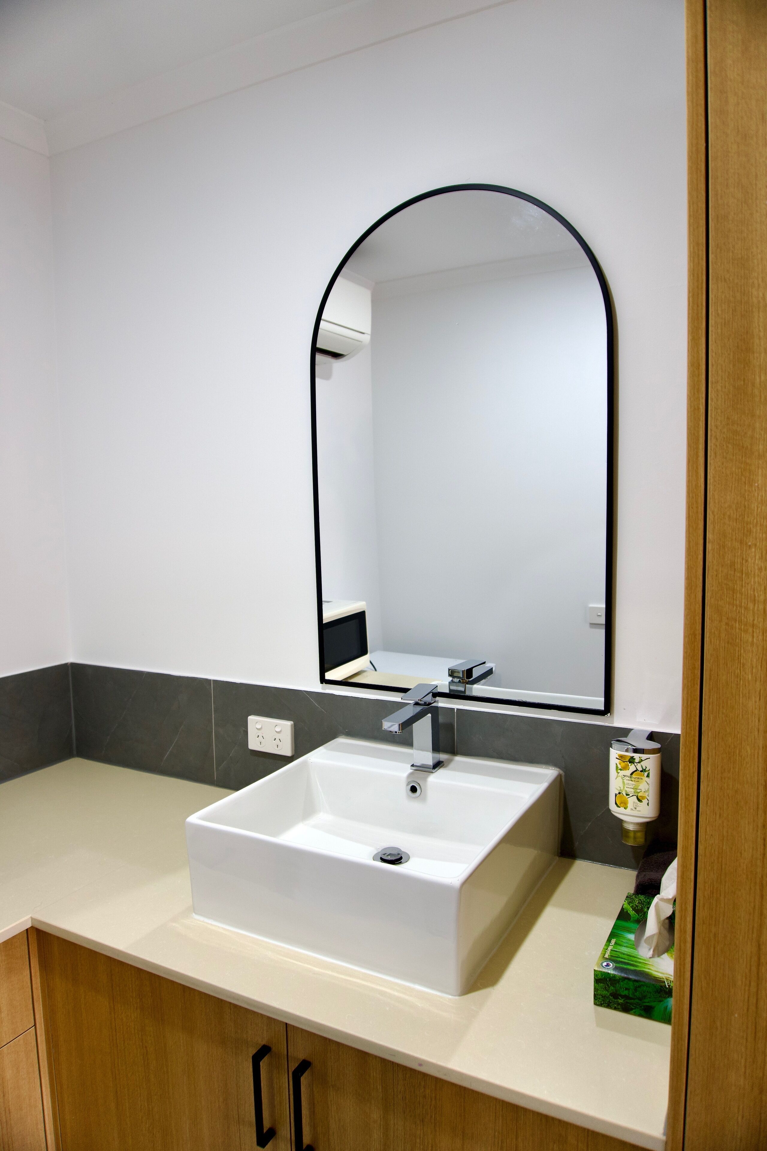 雙人房 | 浴室 | 淋浴設備、免費盥洗用品、吹風機、毛巾