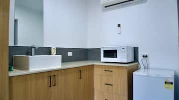 Fridge, microwave, coffee/tea maker, electric kettle