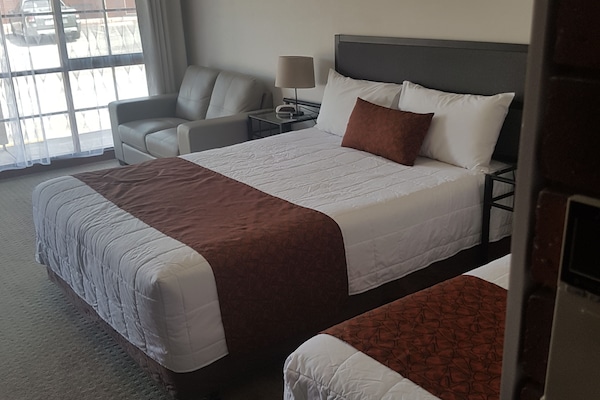 Minibar, desk, iron/ironing board, free WiFi