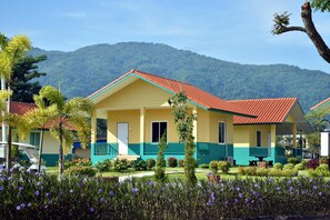 مأكولات ومشروبات مجانية في الميني بار وأسرّة قابلة للطي وواي فاي مجانًا