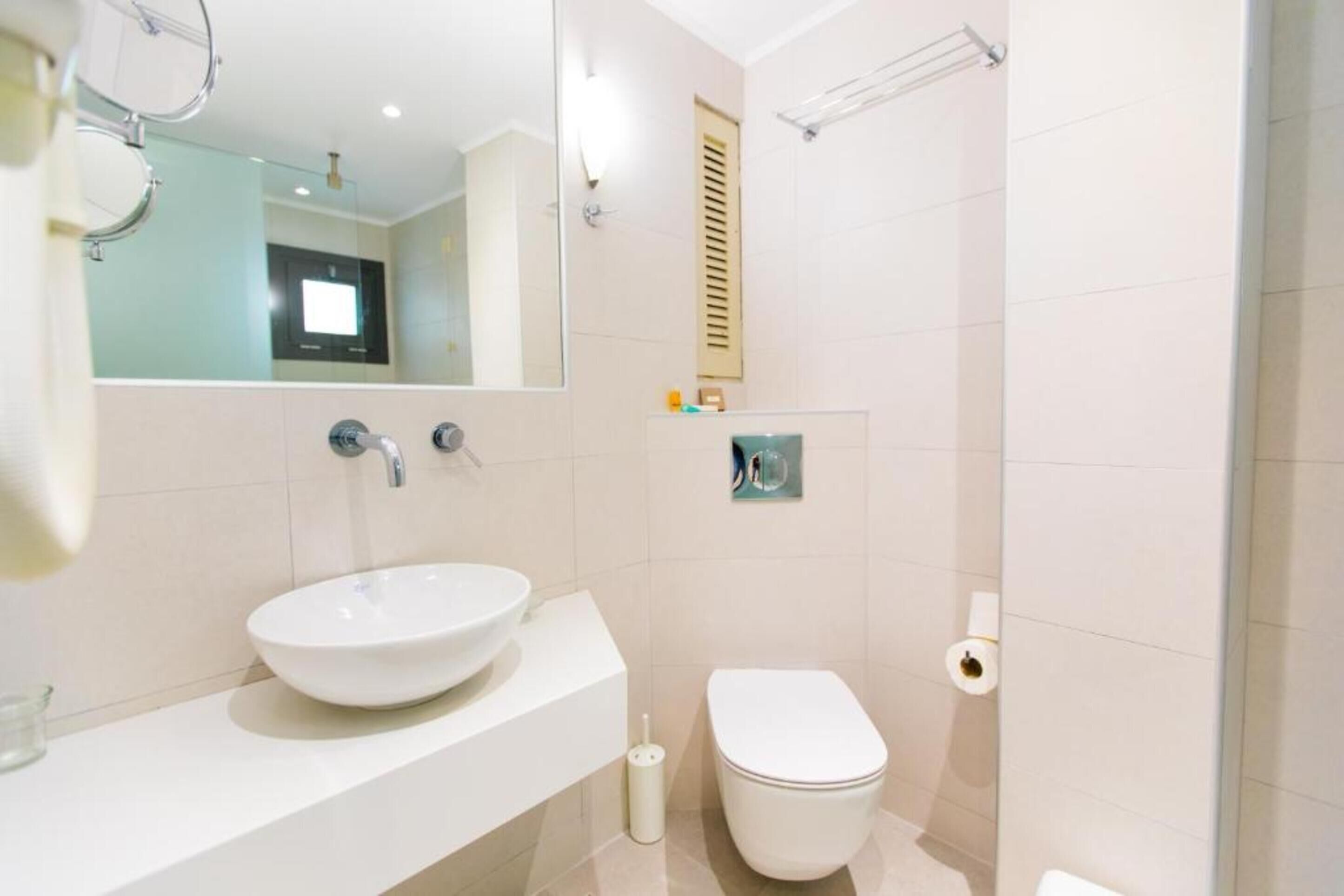 shower, free toiletries, hair dryer, bathrobes