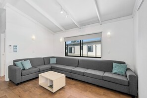 Living area - Ingenia Holidays Bermagui (Wallaga Lake)