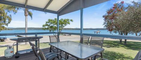 Waterfront Cabin | Terrace/patio