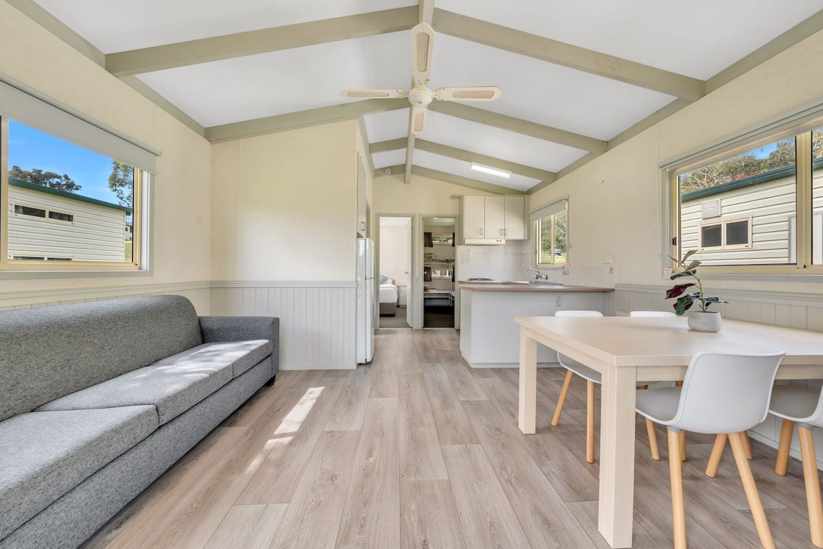 Cabane, 2 chambres (Park) | Cuisine privée | Réfrigérateur, micro-ondes, four, plaque de cuisson