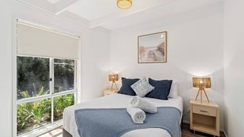 Park Unit | 2 bedrooms, laptop workspace, free WiFi, bed sheets