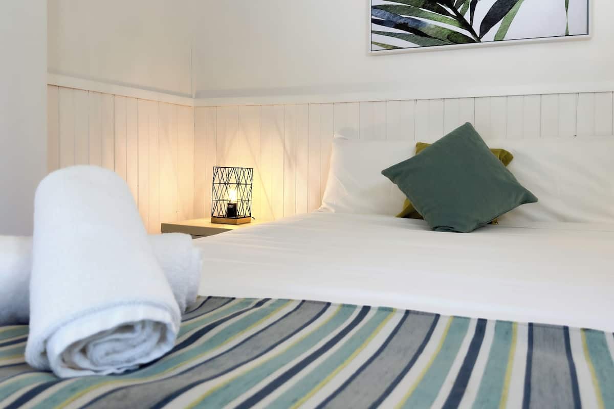 Standard Cabin (1BR) | Blackout drapes, WiFi (free), bed sheets