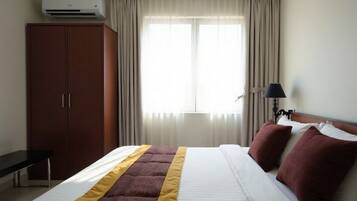 Standard Room, Kitchen | Free minibar, iron/ironing board, free WiFi