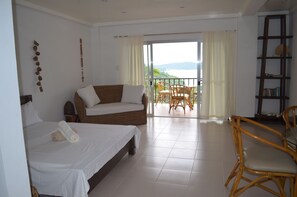 Studio Room | In-room safe, rollaway beds, free WiFi - Seahorse Villa (Puerto Galera)