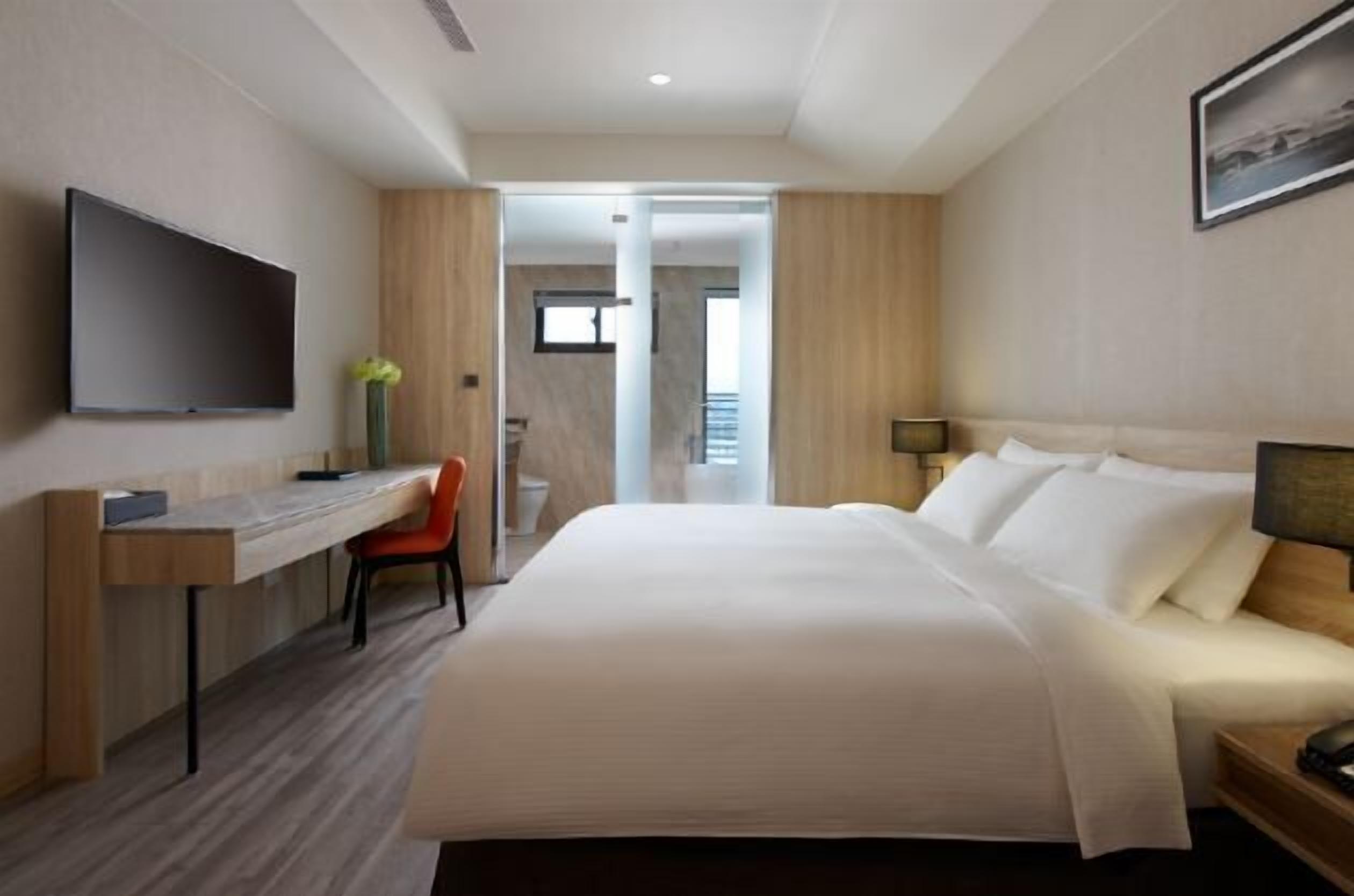 고급 침구, 오리/거위털 이불, 객실 내 금고, 책상