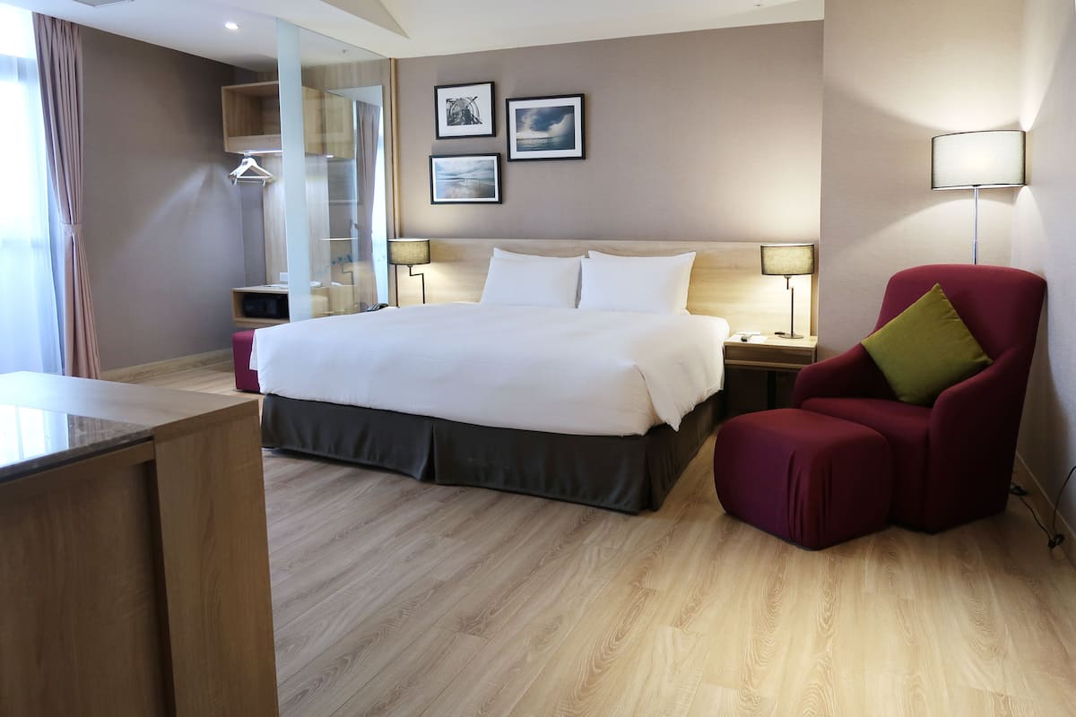 Deluxe Double Room, 1 King Bed, Balcony, Tower