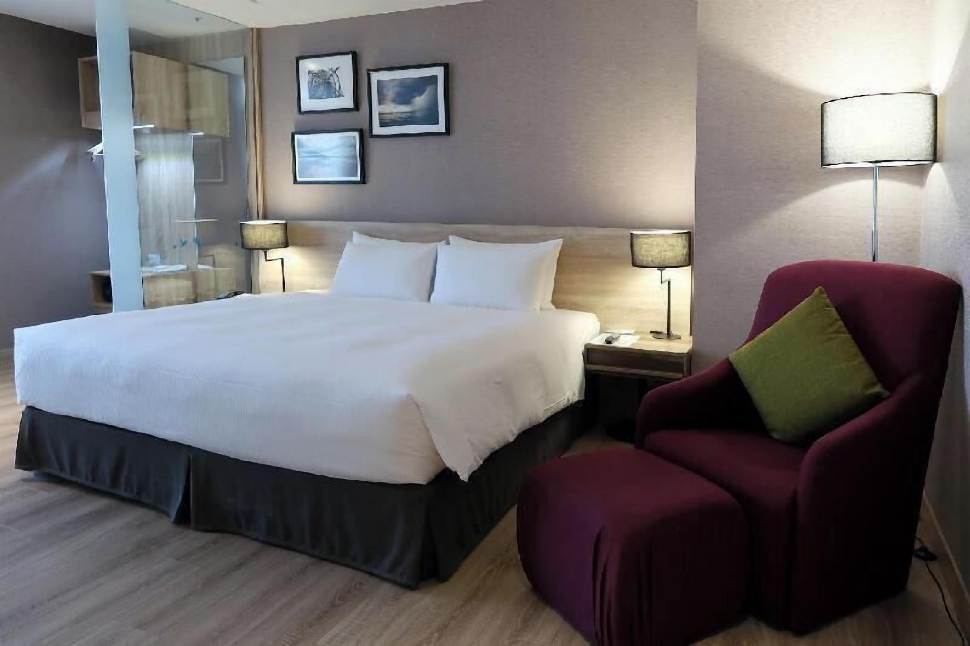 Premium bedding, down comforters, in-room safe, desk