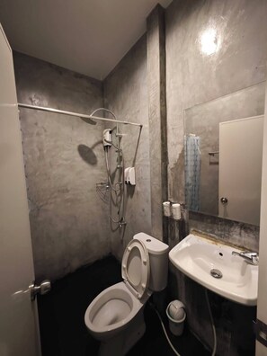 Standard Room (Corridor View) | Bathroom