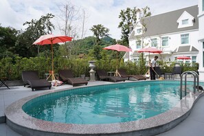 Outdoor pool - Hillsborough The English Country House (Hang Dong)