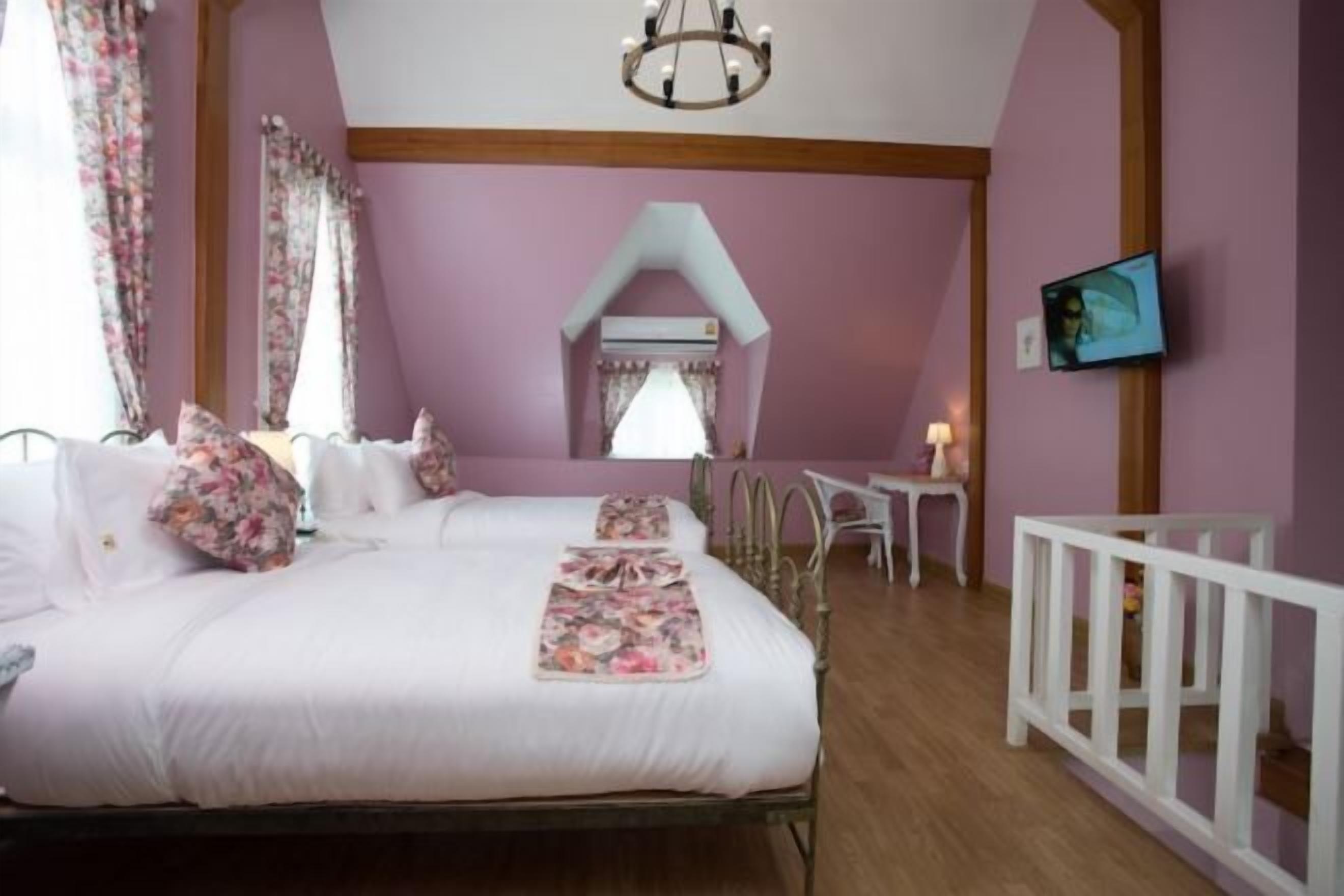 Minibar, in-room safe, individually furnished, desk