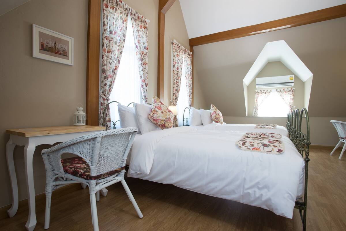 Luxury Suite | Minibar, caja fuerte, escritorio y camas supletorias
