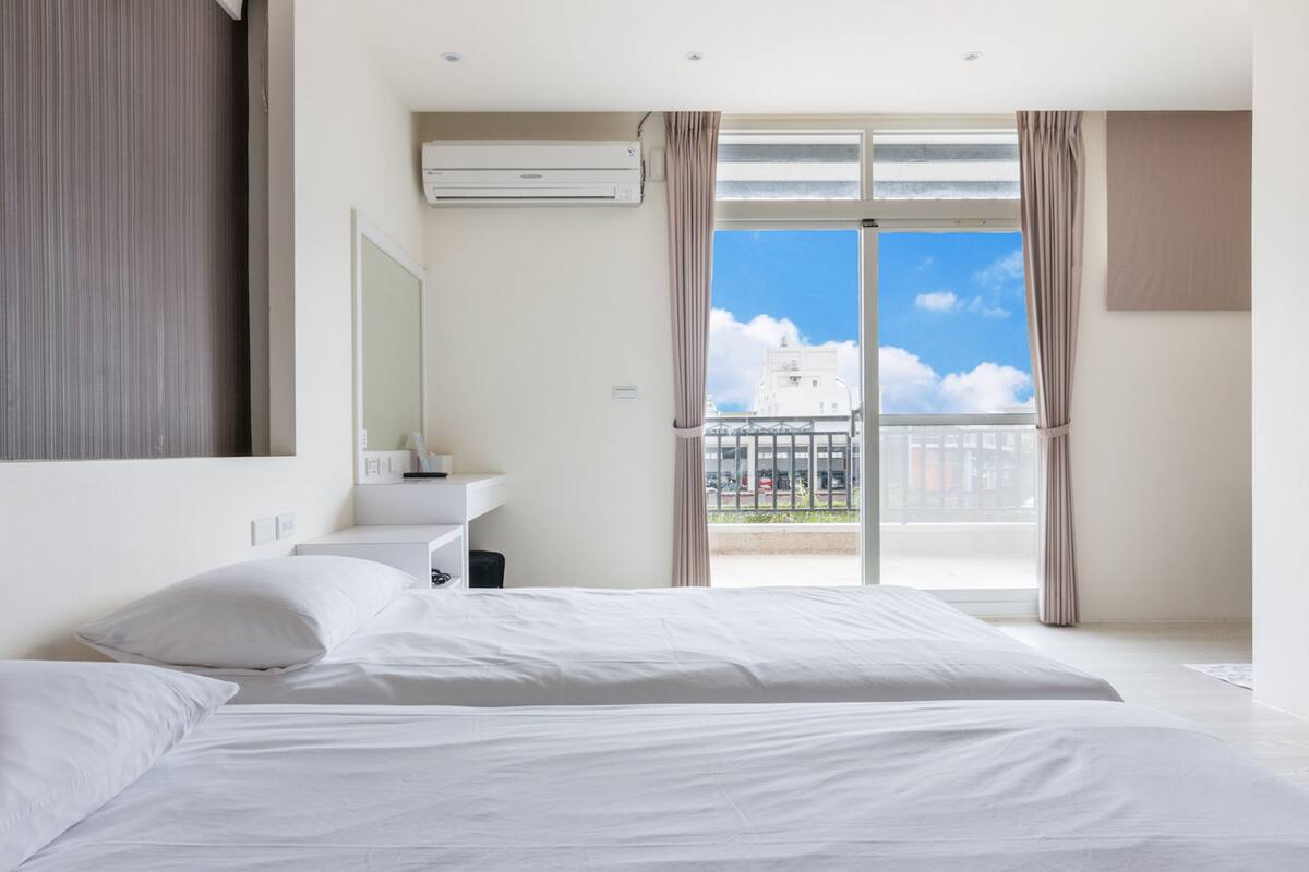 Superior Double or Twin Room | Desk, soundproofing, rollaway beds, free WiFi