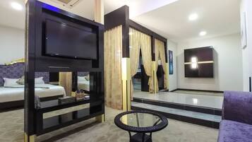 1 bedroom, in-room safe, desk, iron/ironing board