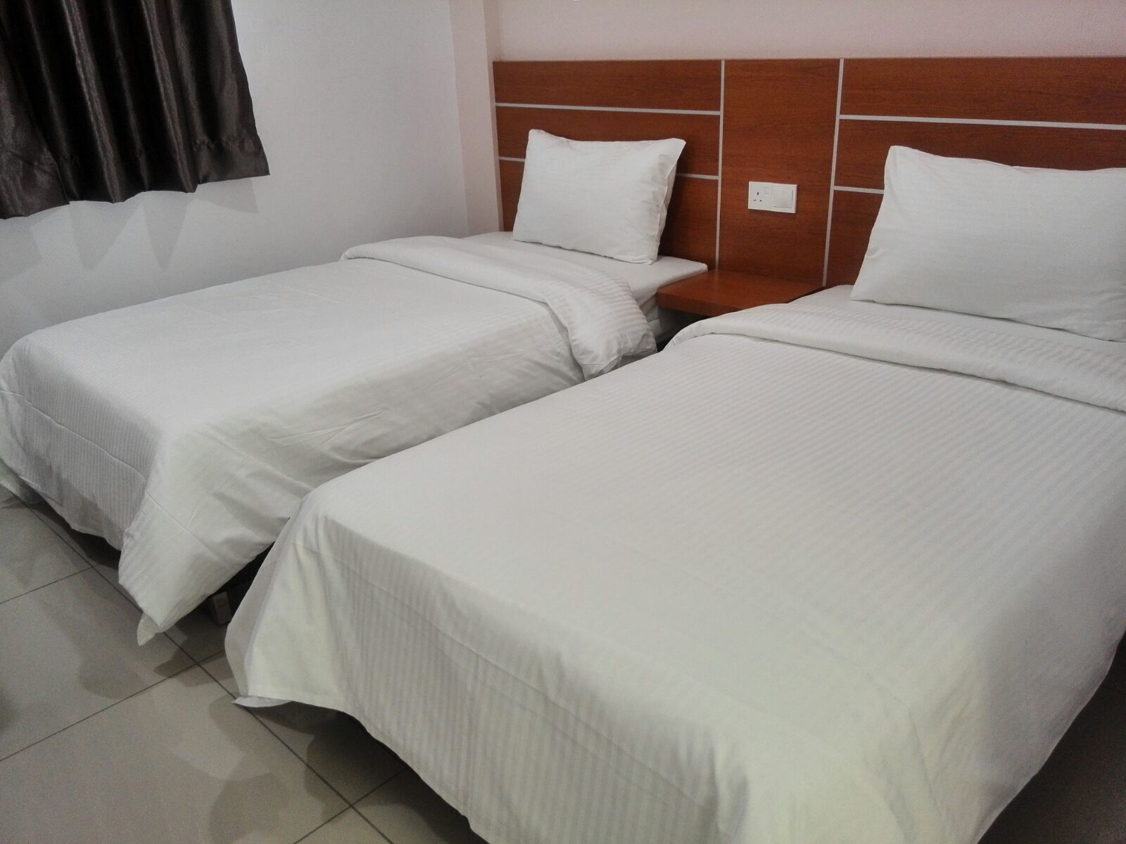 مكتب ومكواة/لوح كي وواي فاي مجانًا وملاءات أسرّة