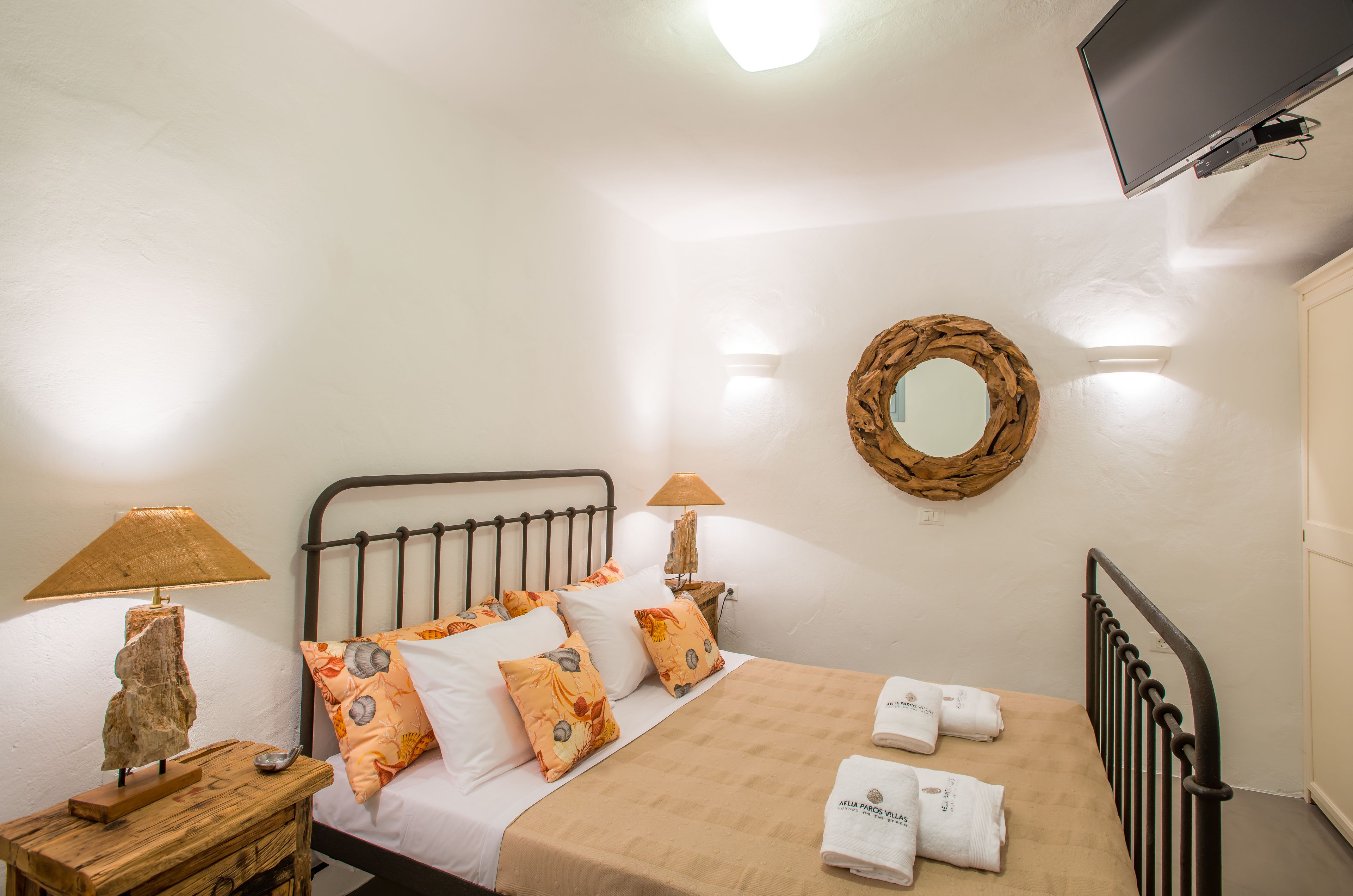 Luxe beddengoed, een kluis op de kamer, individueel gemeubileerd