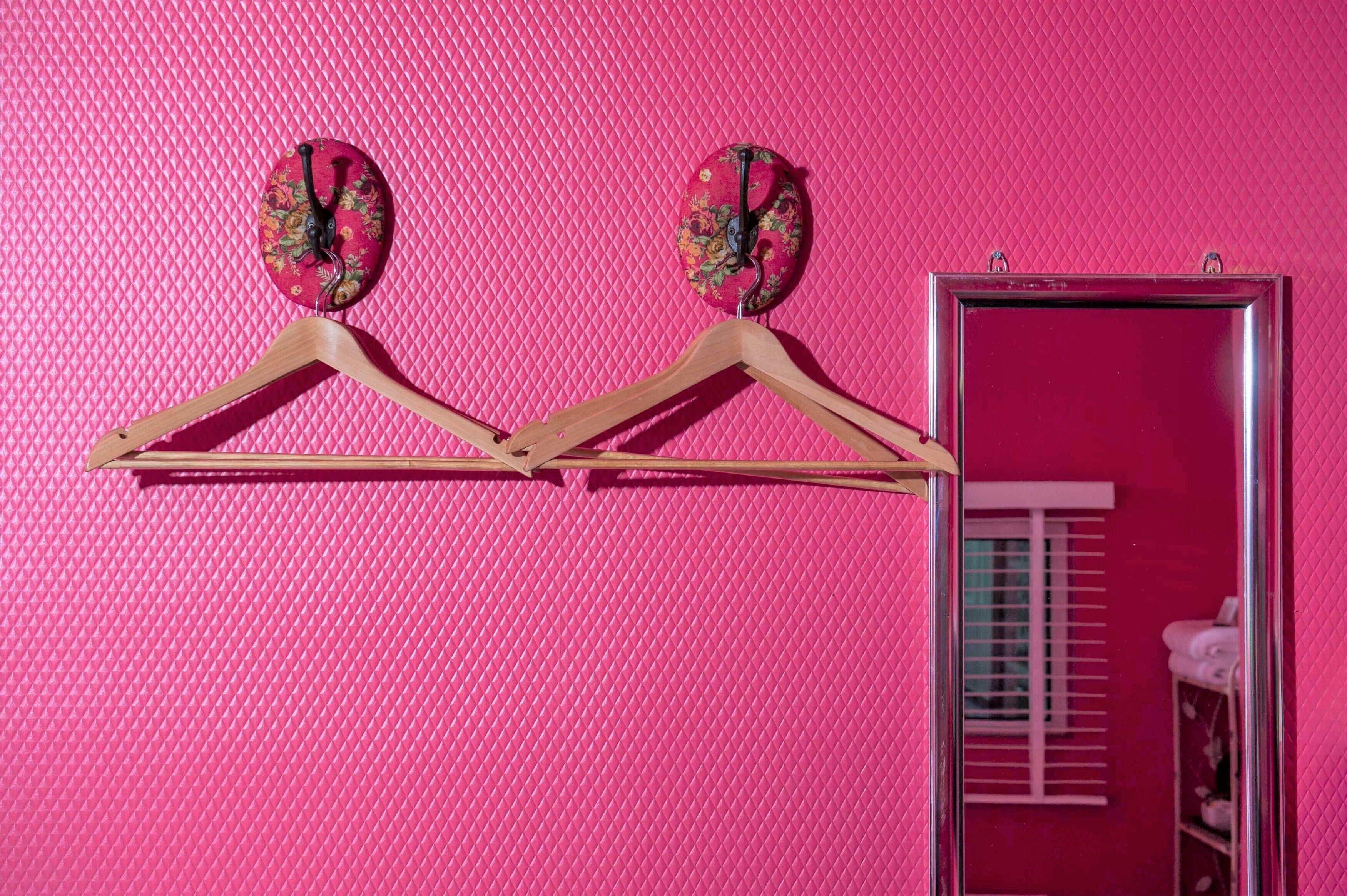 caravan deluxe (no view/window) | in-room safe, desk, iron/ironing board, free wifi