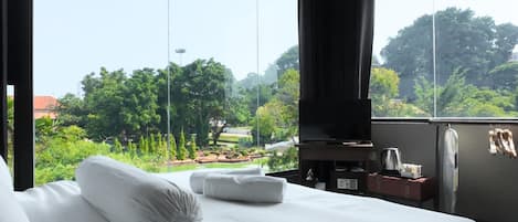 In-room safe, iron/ironing board, free WiFi, bed sheets