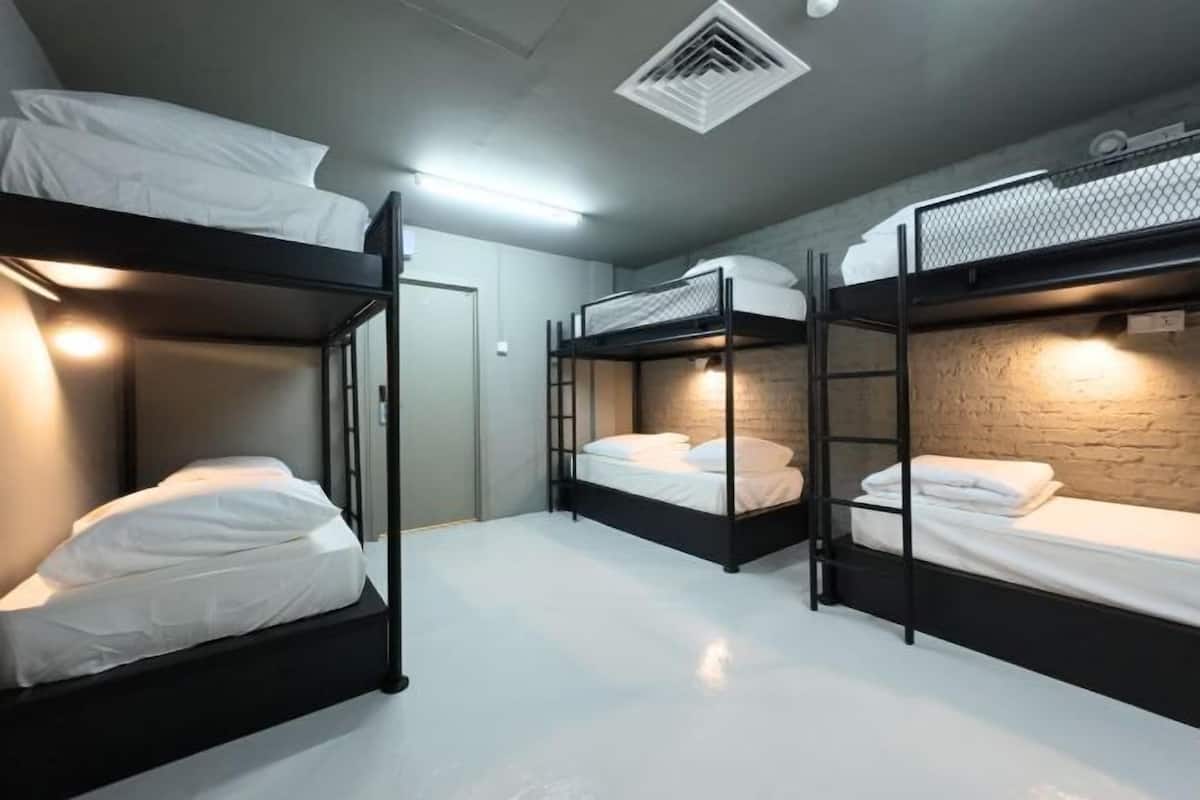In-room safe, iron/ironing board, free WiFi, bed sheets