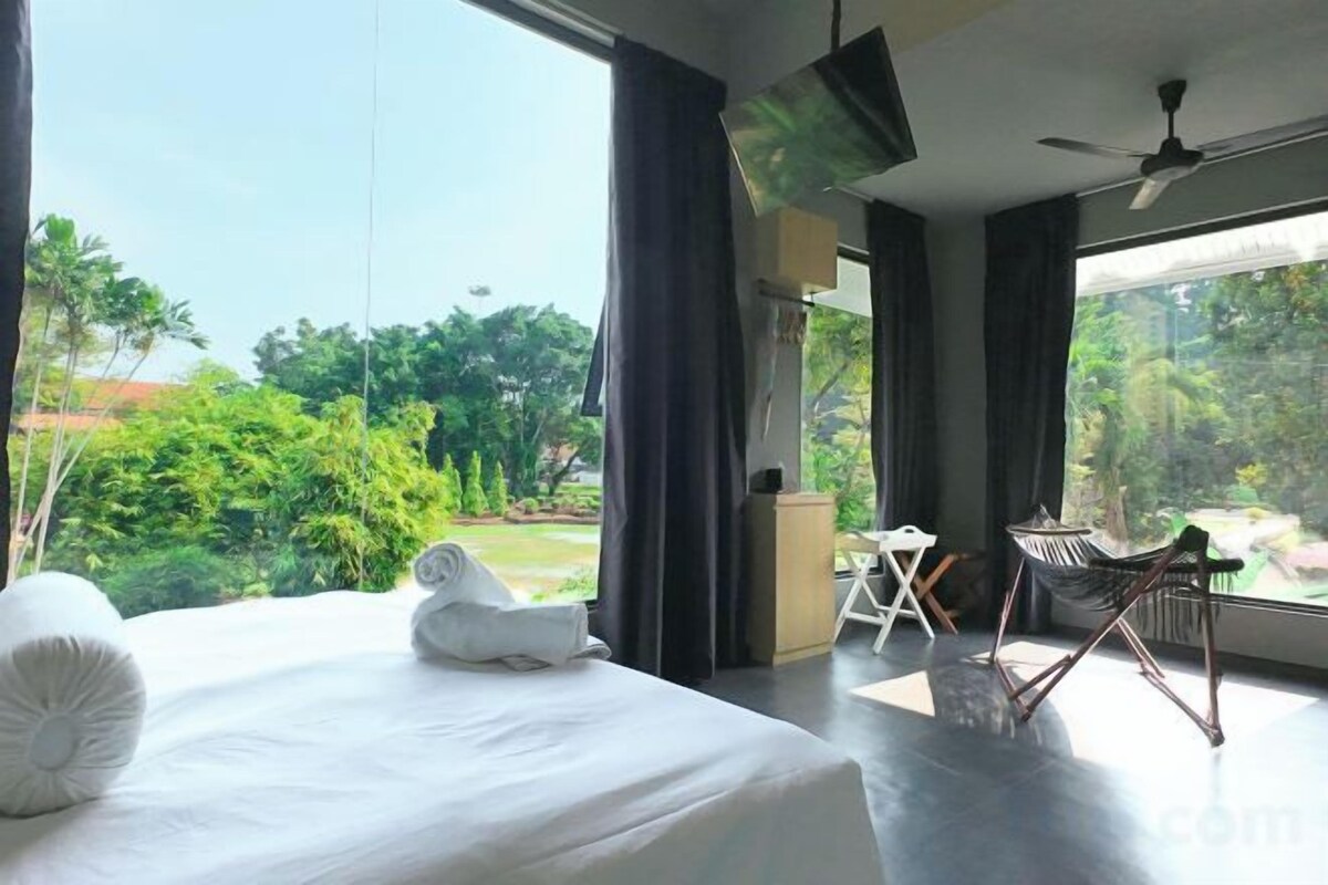 Garden Suite With Jacuzzi Tub