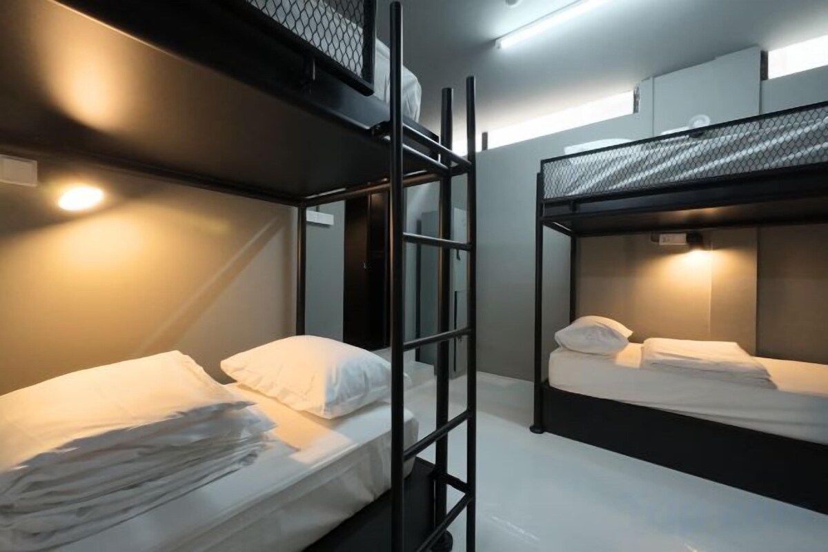 1 Bed In 4 Beds Female Dorm, Ensuite Bathroom