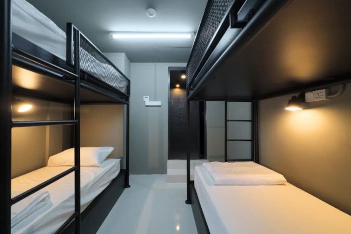 In-room safe, iron/ironing board, WiFi (free), bed sheets