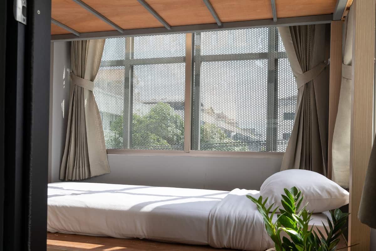 Minimal Glasshouse | Caja de seguridad en la habitación, cortinas blackout y wifi gratis