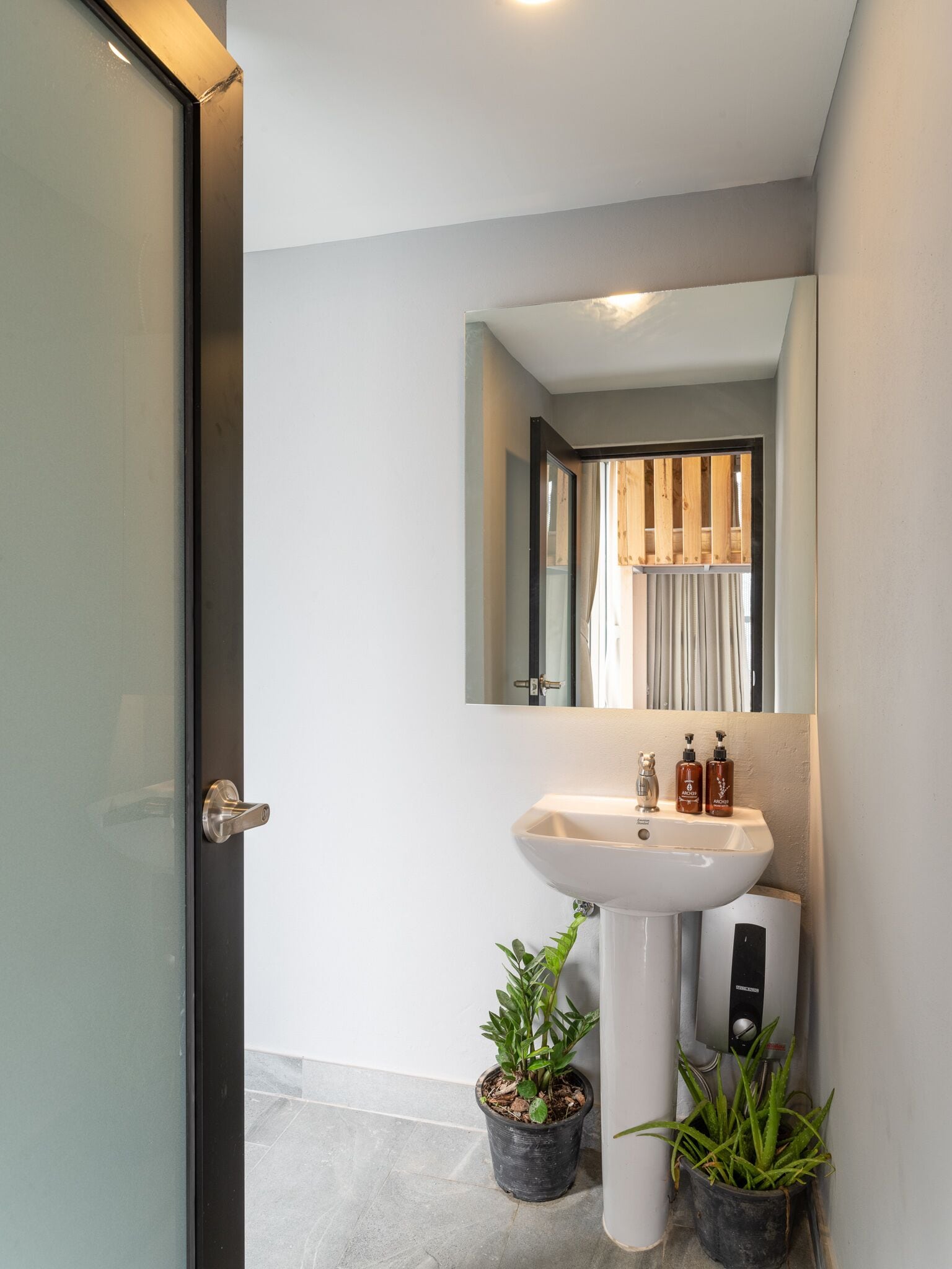 Ducha, artículos de tocador gratuitos, toallas