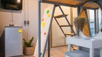 Twin Room | In-room safe, blackout curtains, free WiFi