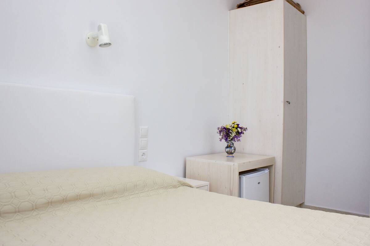 Minibar, in-room safe, desk, soundproofing