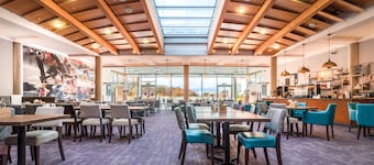 โรงแรม Jubilee และสถานประชุม