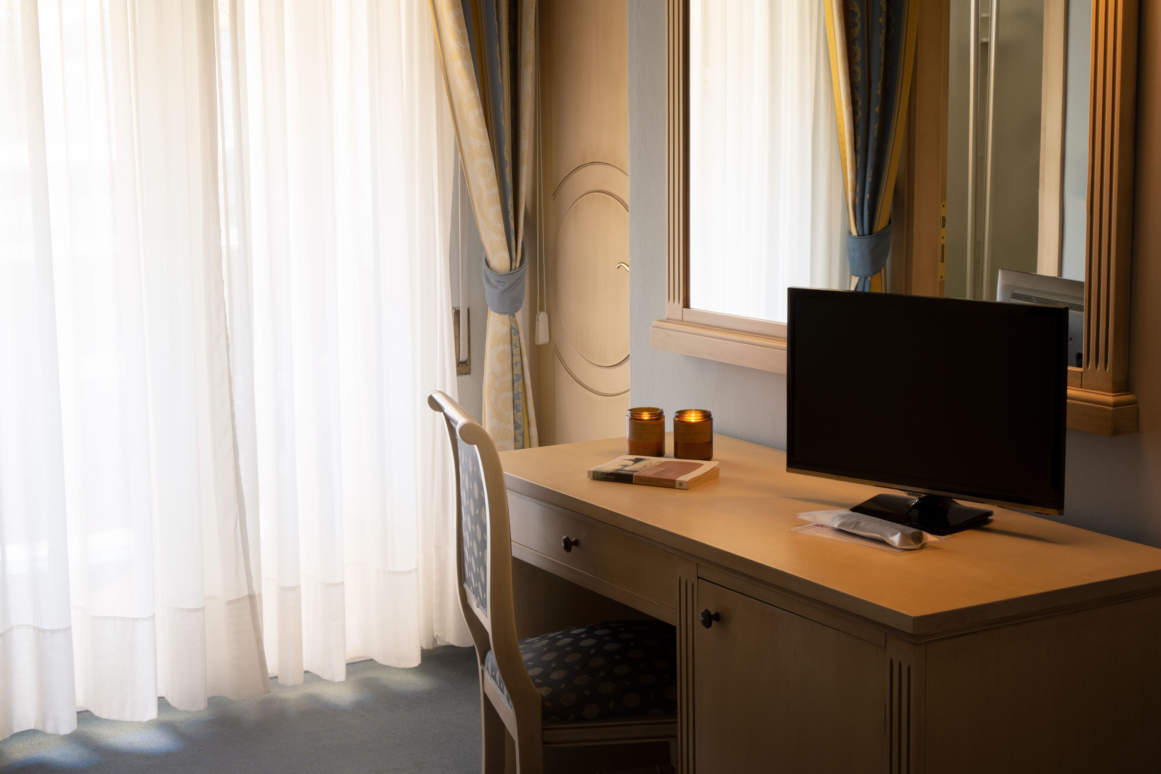 standard single room | 1 bedroom, in-room safe, desk, free wifi
