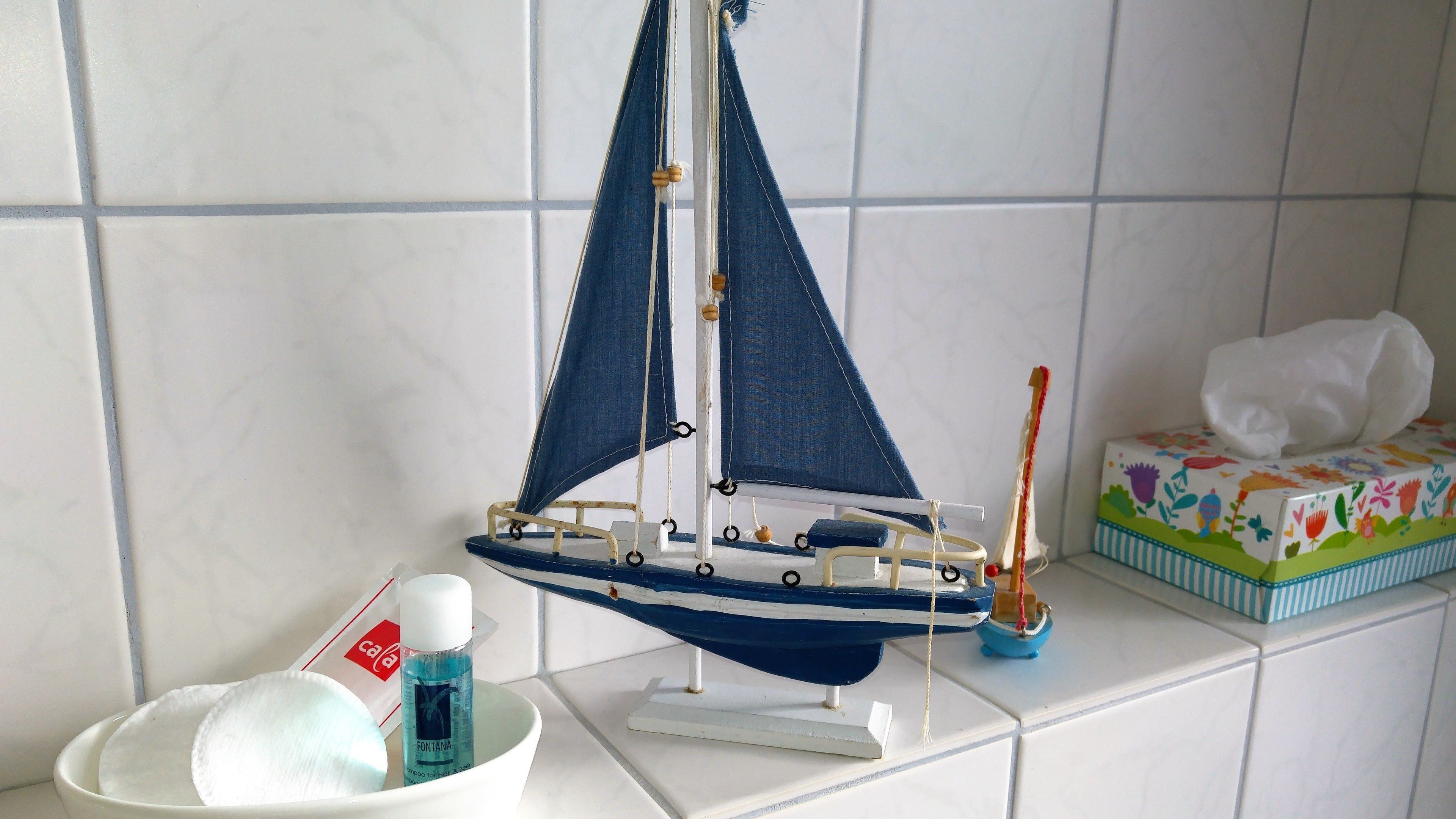 double room | bathroom | shower, free toiletries, hair dryer, towels