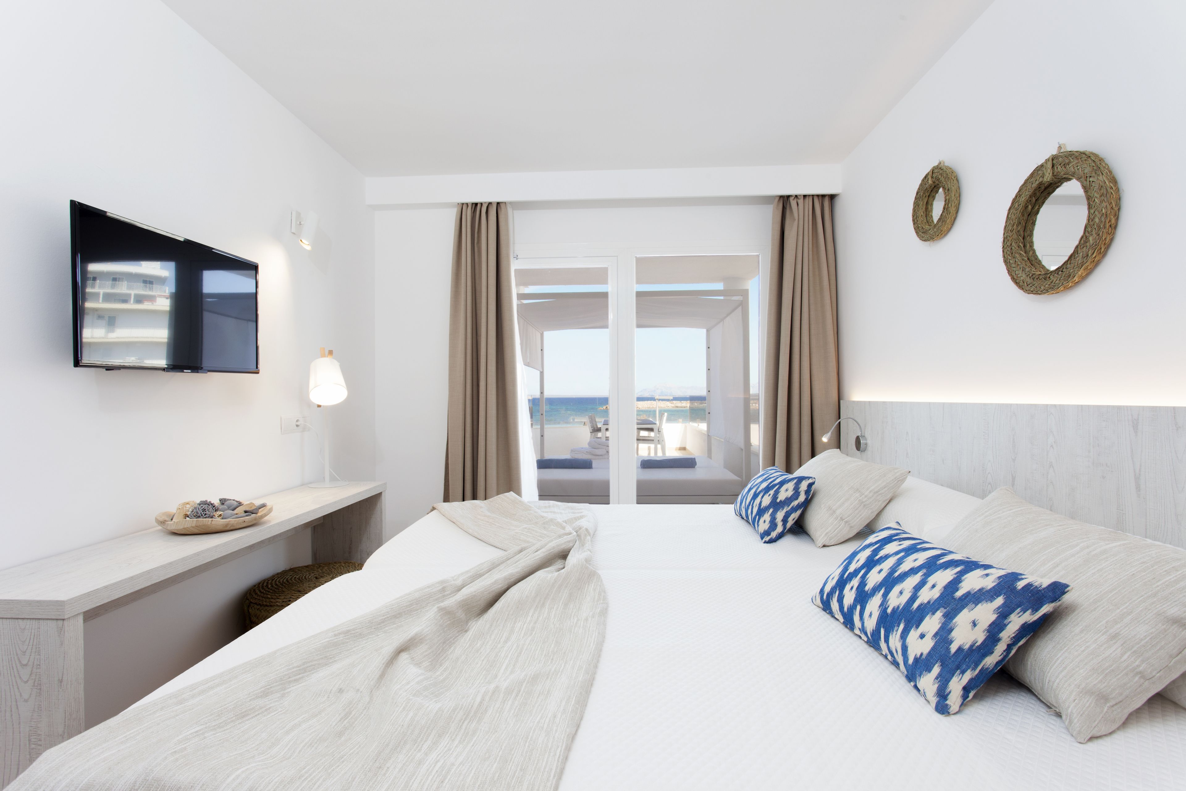 Căn hộ Premium, hiên, quang cảnh biển | 1 phòng ngủ, két bảo mật tại phòng, bàn 