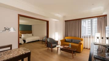 Couette en duvet d'oie, coffres-forts dans les chambres, bureau