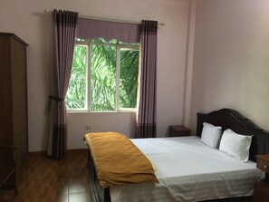 ห้องซูพีเรียดับเบิล, เตียงควีนไซส์ 1 เตียง | มินิบาร์, ตู้นิรภัยในห้องพัก, โต๊ะทำงาน, ผ้าม่านกันแสง