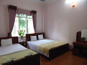 Kamar Double Superior, 2 Tempat Tidur Double, pemandangan pelabuhan | Minibar, brankas, meja kerja, dan tirai kedap cahaya