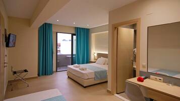 Minibar, iron/ironing board, free WiFi