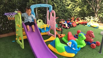 Children’s play area – outdoor