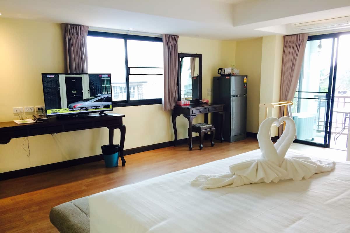 Deluxe Room (with Balcony)