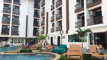 Outdoor pool, sun loungers