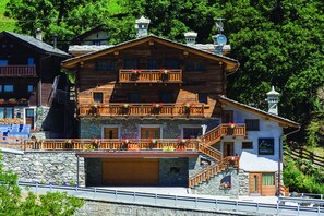 Front of property - 4478 Mountain Lodge (Valtournenche)