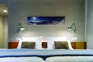 標準雙人或雙床房, 陽台 | 1 間臥室、免費無線上網、床單