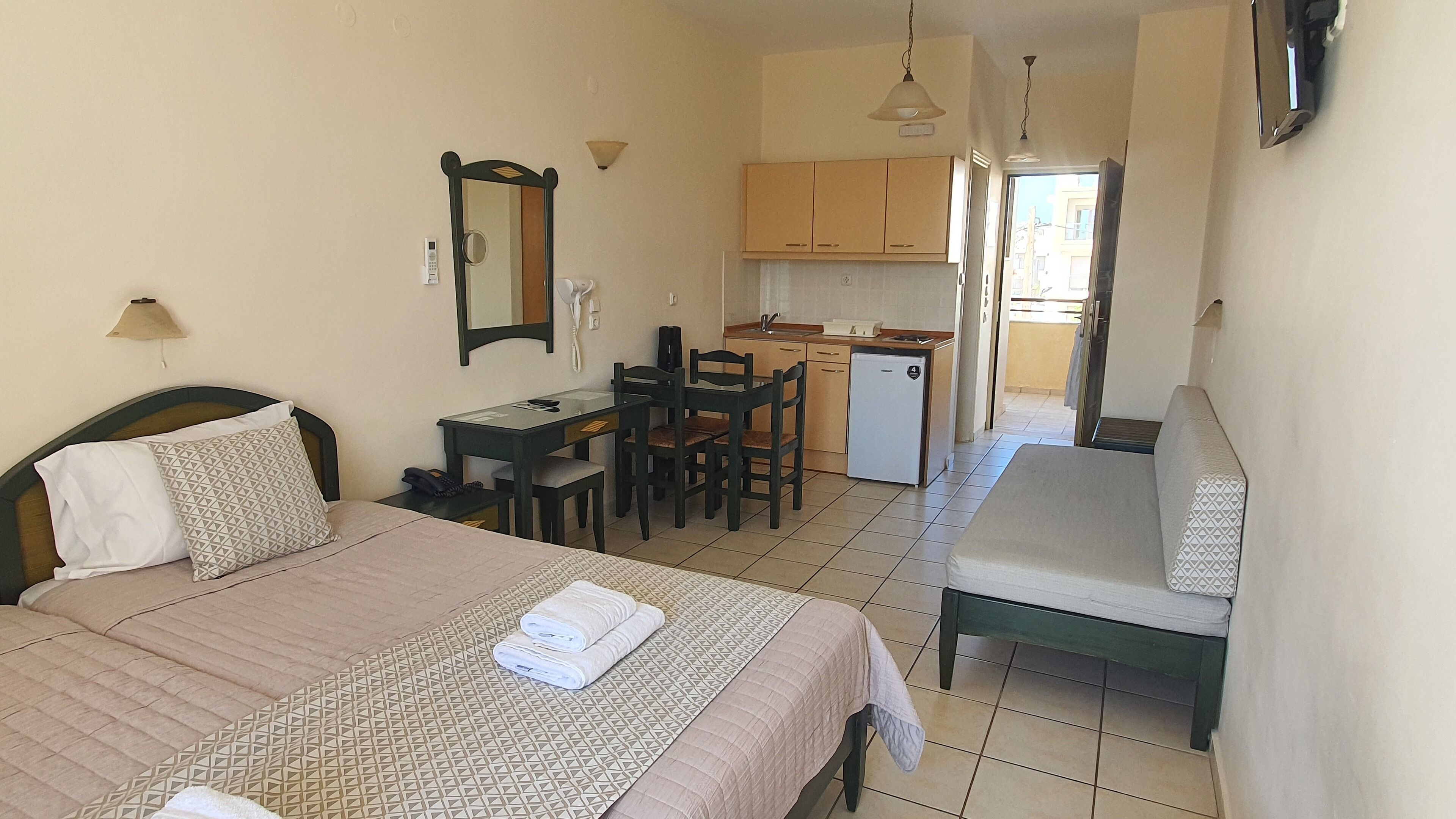 Comfort Apartment, 1 Bedroom, Balcony ((2-4 Persons)) | Private kitchen