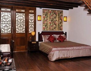 Suite (Chinese) | 1 chambre, décor unique, ameublement unique, fer et planche à repasser