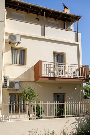 标准三人房, 1 间卧室, 厨房, 一层 | 露台